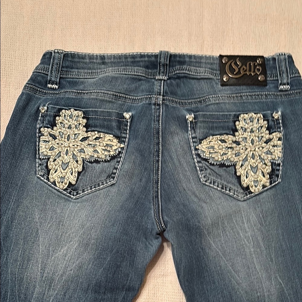 Stylish Blue Jeans with Embroidered Pockets
